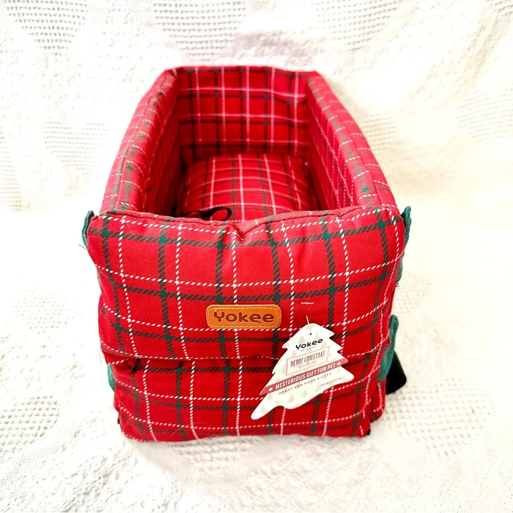 Console Dog Car Seat With Christmas Colors For Small Dogs Up To 12 Lbs